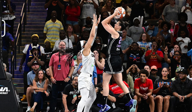 Zandalasini Closes Out the Dream 77-75.