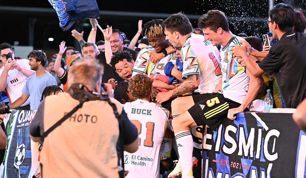 Earthquakes late goal magic stuns Whitecaps 2-1