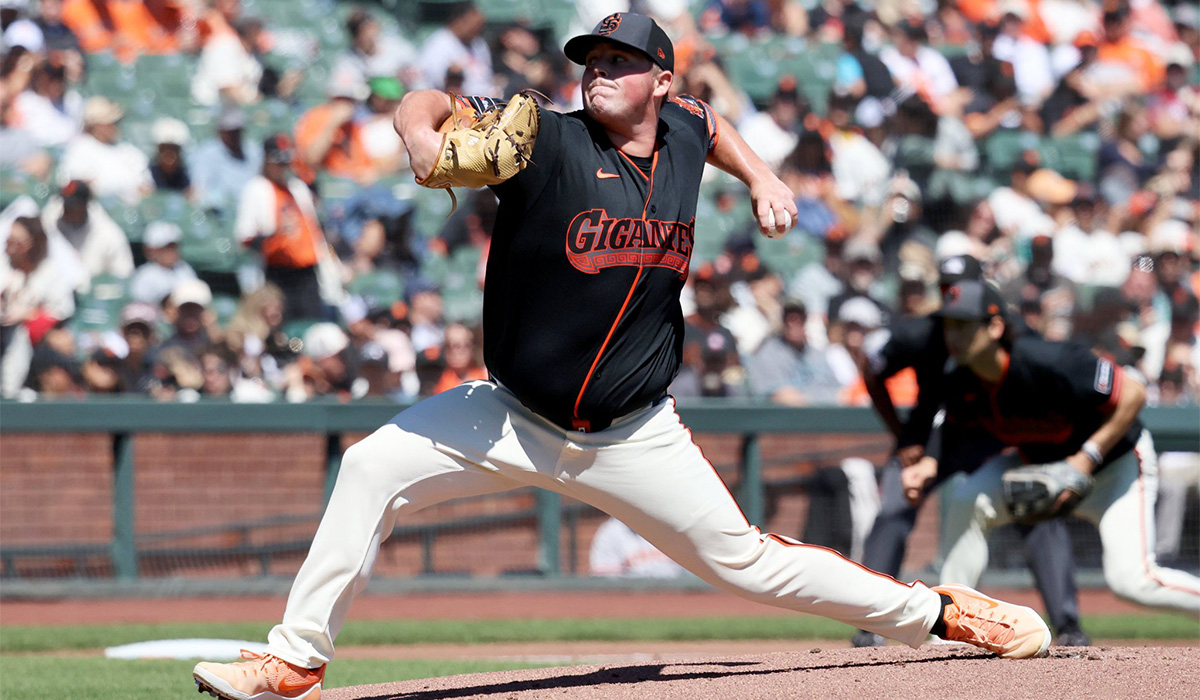 Giants split rare double header with D-backs to end homestand