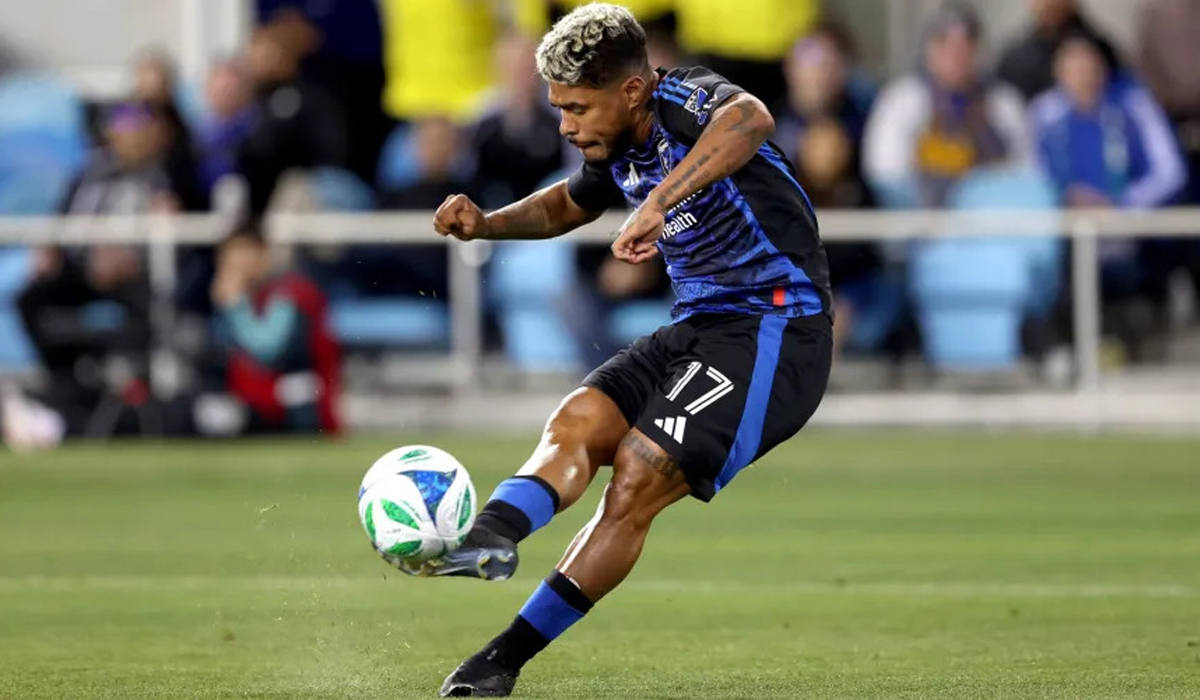 Martinez hat trick powers Earthquakes over DC United
